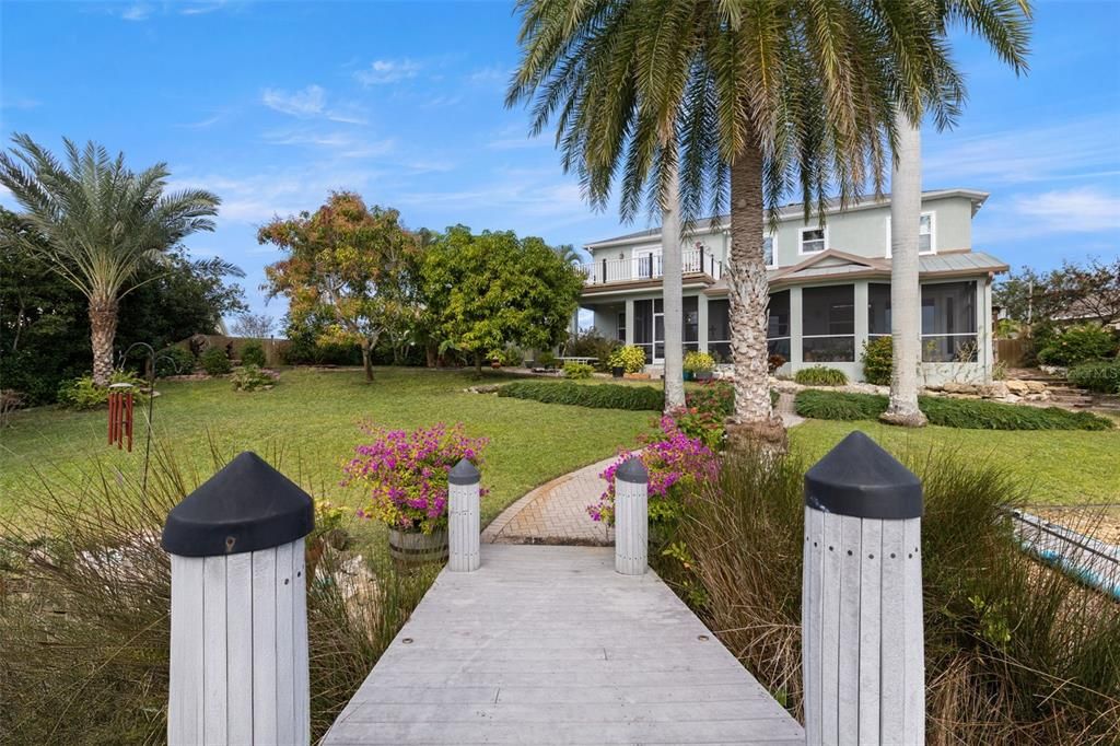 En Venta: $999,900 (3 camas, 3 baños, 2404 Pies cuadrados)