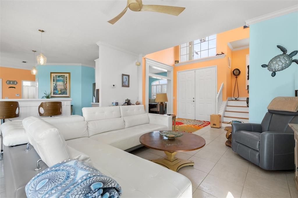 En Venta: $999,900 (3 camas, 3 baños, 2404 Pies cuadrados)