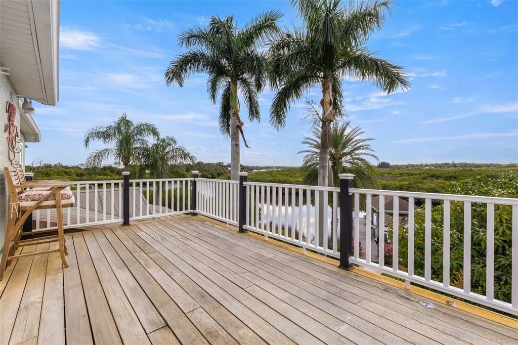 En Venta: $999,900 (3 camas, 3 baños, 2404 Pies cuadrados)