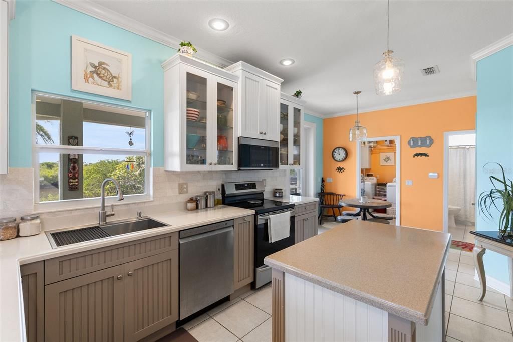 En Venta: $999,900 (3 camas, 3 baños, 2404 Pies cuadrados)