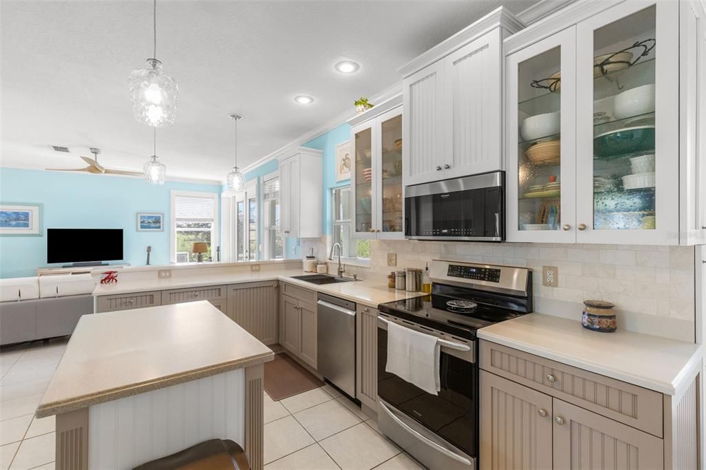 En Venta: $999,900 (3 camas, 3 baños, 2404 Pies cuadrados)