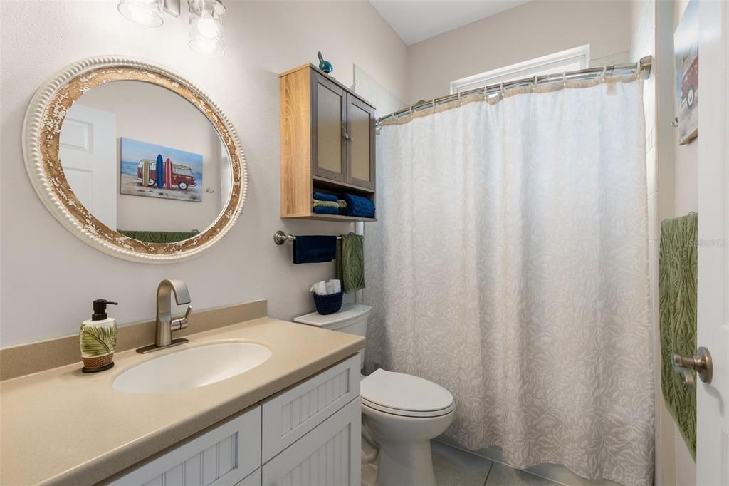 En Venta: $999,900 (3 camas, 3 baños, 2404 Pies cuadrados)