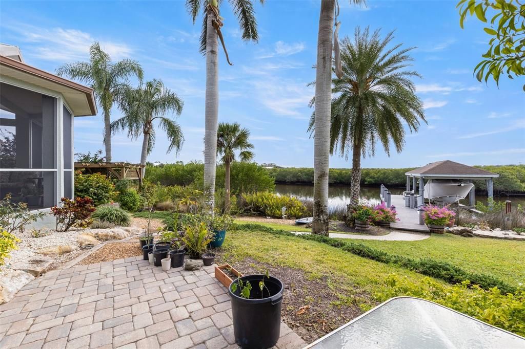 En Venta: $999,900 (3 camas, 3 baños, 2404 Pies cuadrados)