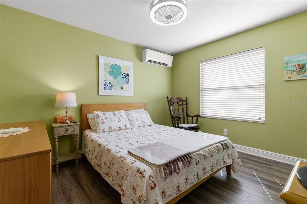 En Venta: $999,900 (3 camas, 3 baños, 2404 Pies cuadrados)