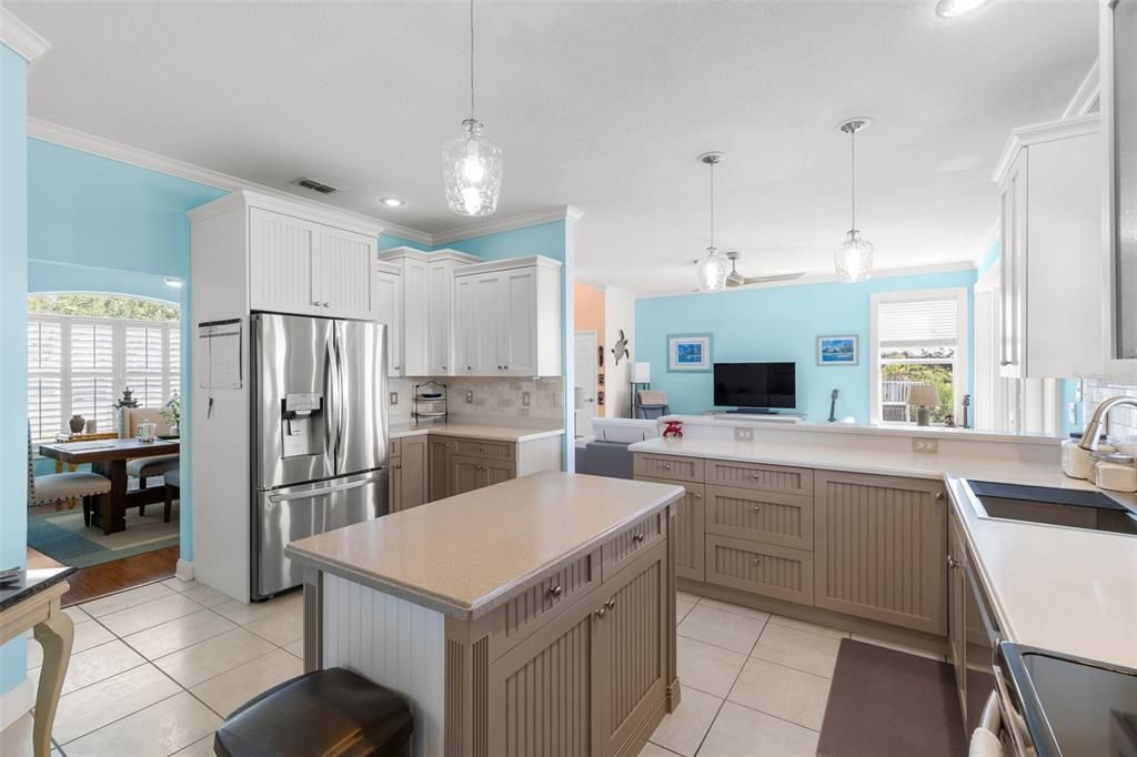 En Venta: $999,900 (3 camas, 3 baños, 2404 Pies cuadrados)