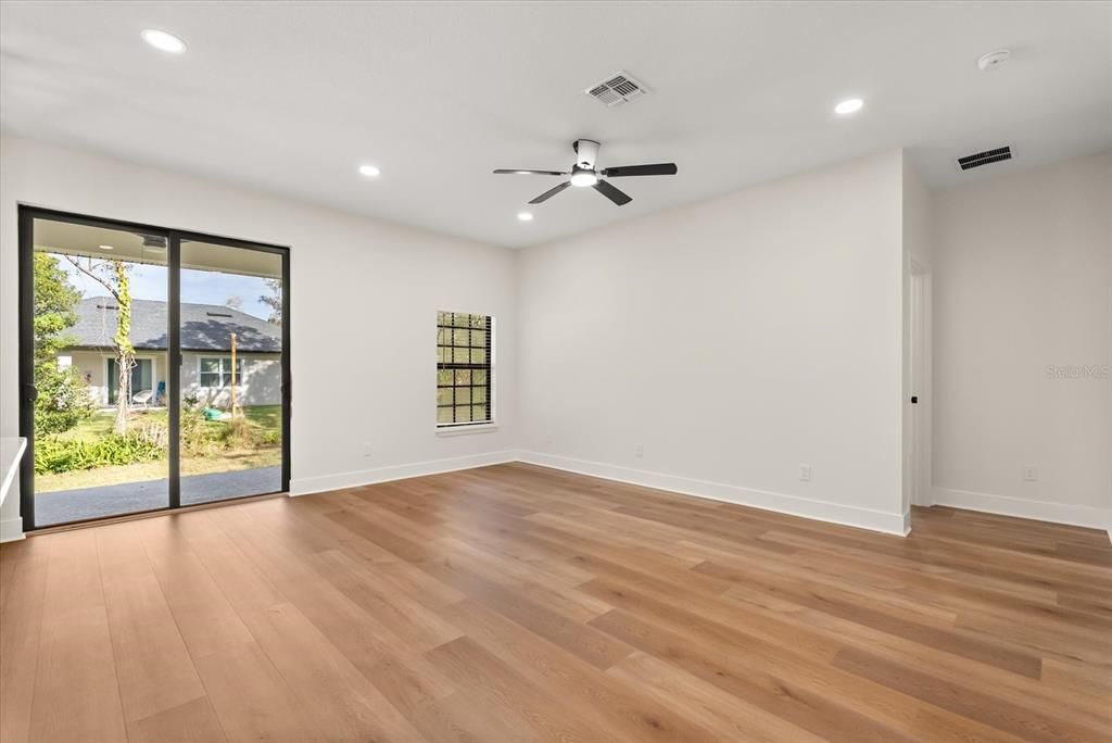 En Venta: $399,500 (3 camas, 2 baños, 1570 Pies cuadrados)