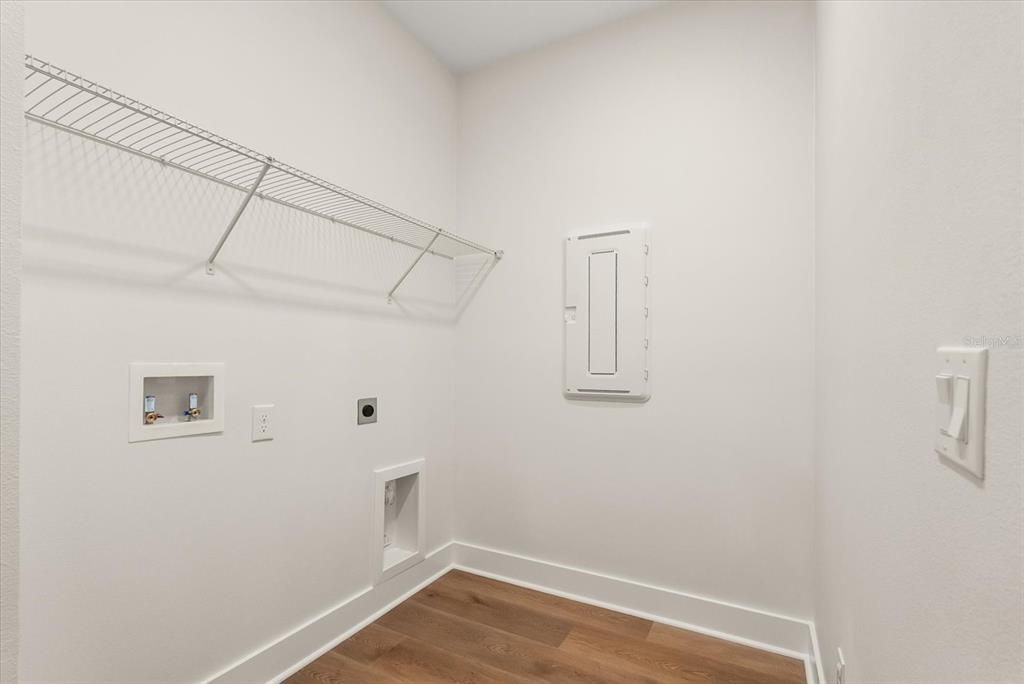 En Venta: $399,500 (3 camas, 2 baños, 1570 Pies cuadrados)