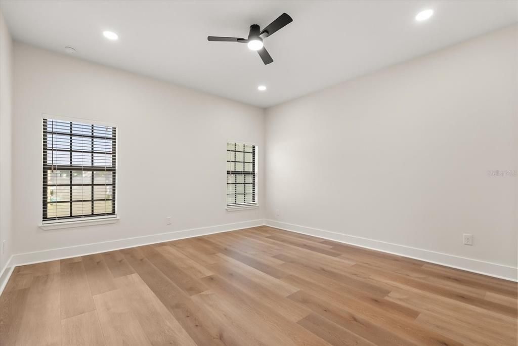 En Venta: $399,500 (3 camas, 2 baños, 1570 Pies cuadrados)