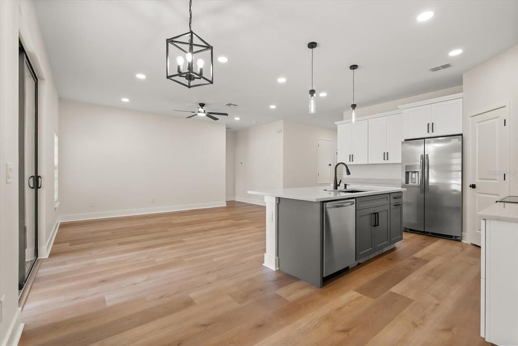 En Venta: $399,500 (3 camas, 2 baños, 1570 Pies cuadrados)