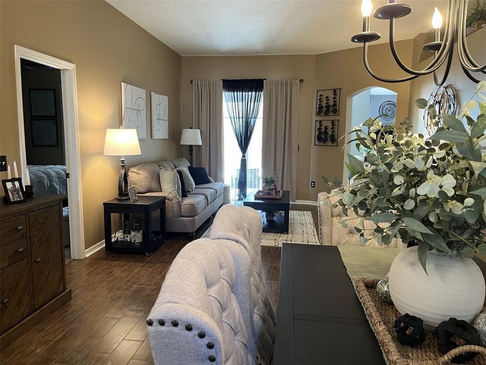 For Sale: $565,000 (4 beds, 3 baths, 2275 Square Feet)