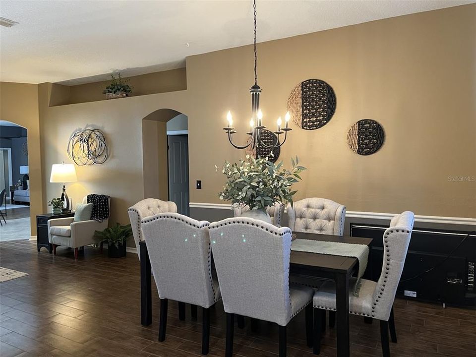 For Sale: $565,000 (4 beds, 3 baths, 2275 Square Feet)