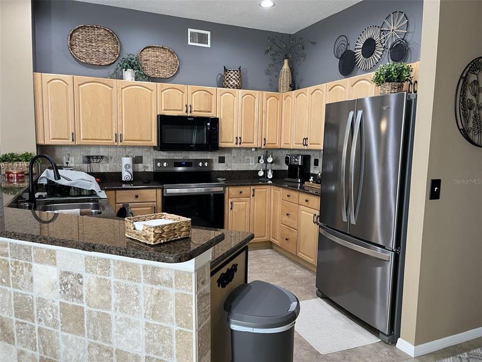 For Sale: $565,000 (4 beds, 3 baths, 2275 Square Feet)