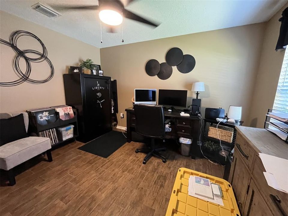 For Sale: $565,000 (4 beds, 3 baths, 2275 Square Feet)