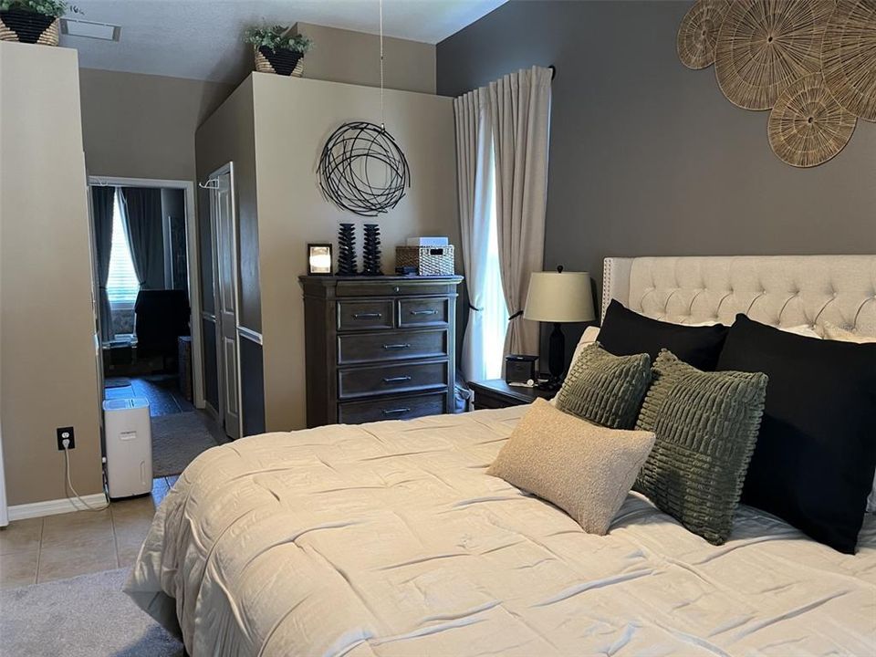 For Sale: $565,000 (4 beds, 3 baths, 2275 Square Feet)