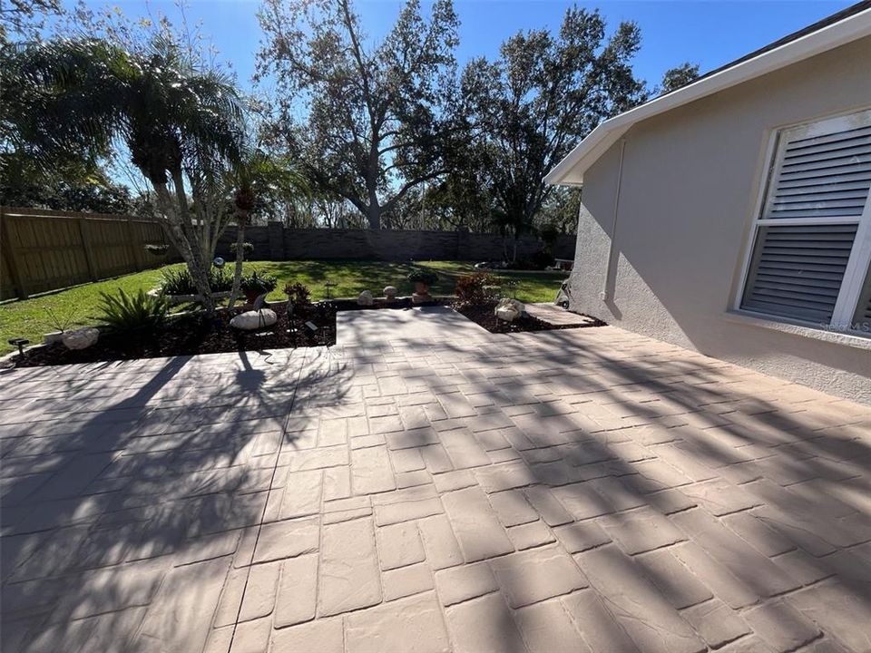 For Sale: $565,000 (4 beds, 3 baths, 2275 Square Feet)