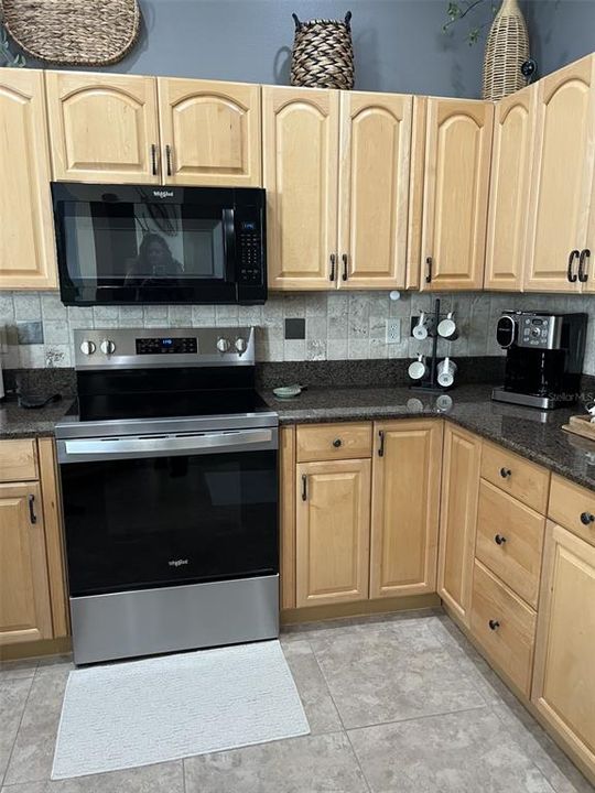 For Sale: $565,000 (4 beds, 3 baths, 2275 Square Feet)