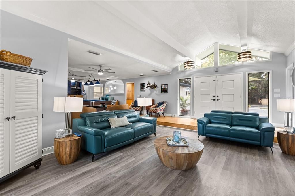 En Venta: $579,000 (3 camas, 2 baños, 2574 Pies cuadrados)