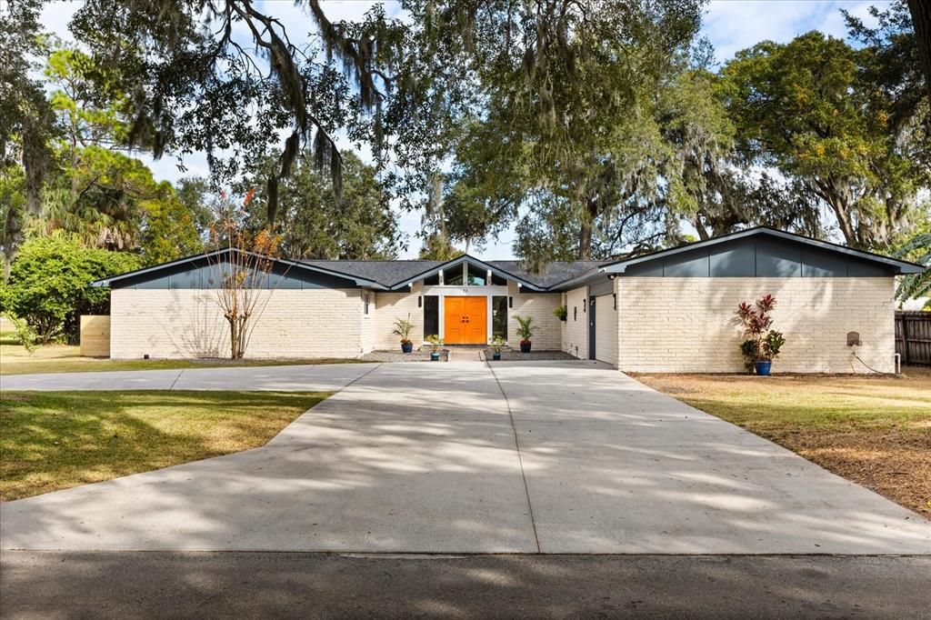 En Venta: $579,000 (3 camas, 2 baños, 2574 Pies cuadrados)