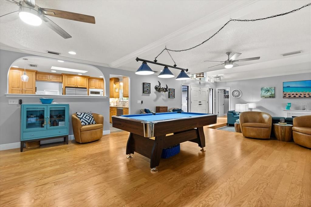 En Venta: $579,000 (3 camas, 2 baños, 2574 Pies cuadrados)