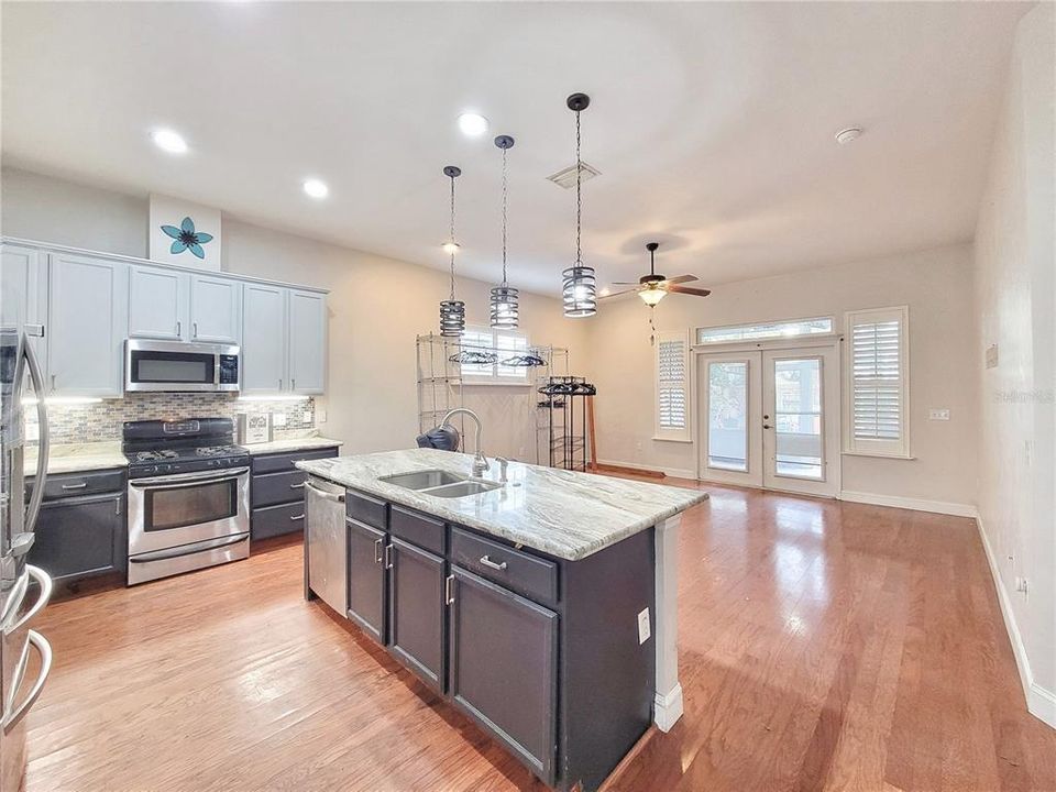 待售: $299,900 (3 贝兹, 2 浴室, 1609 平方英尺)