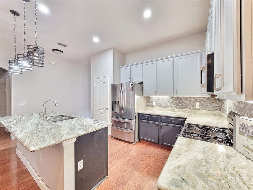 待售: $299,900 (3 贝兹, 2 浴室, 1609 平方英尺)