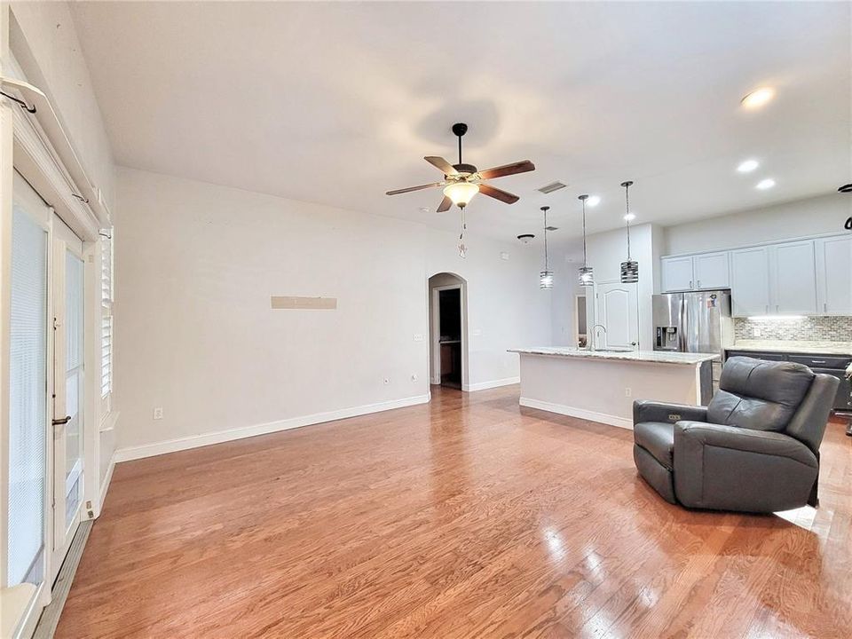 待售: $299,900 (3 贝兹, 2 浴室, 1609 平方英尺)