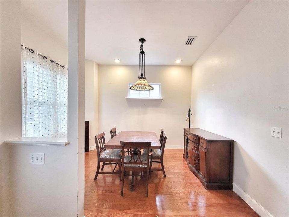 待售: $299,900 (3 贝兹, 2 浴室, 1609 平方英尺)