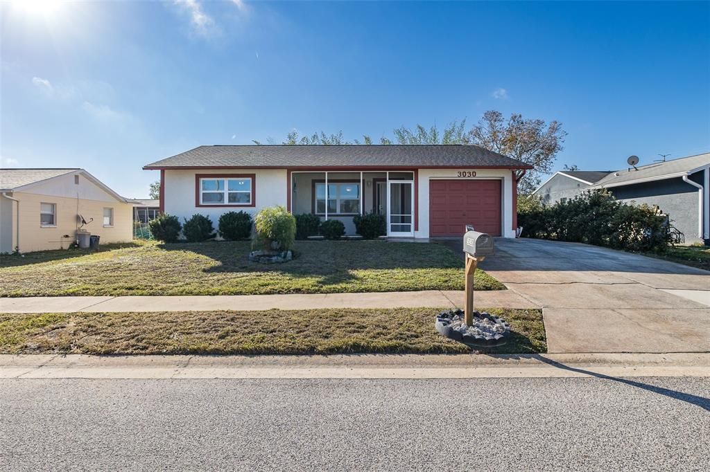 待售: $225,000 (2 贝兹, 1 浴室, 975 平方英尺)