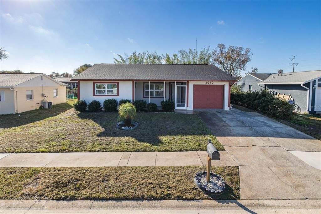 待售: $225,000 (2 贝兹, 1 浴室, 975 平方英尺)