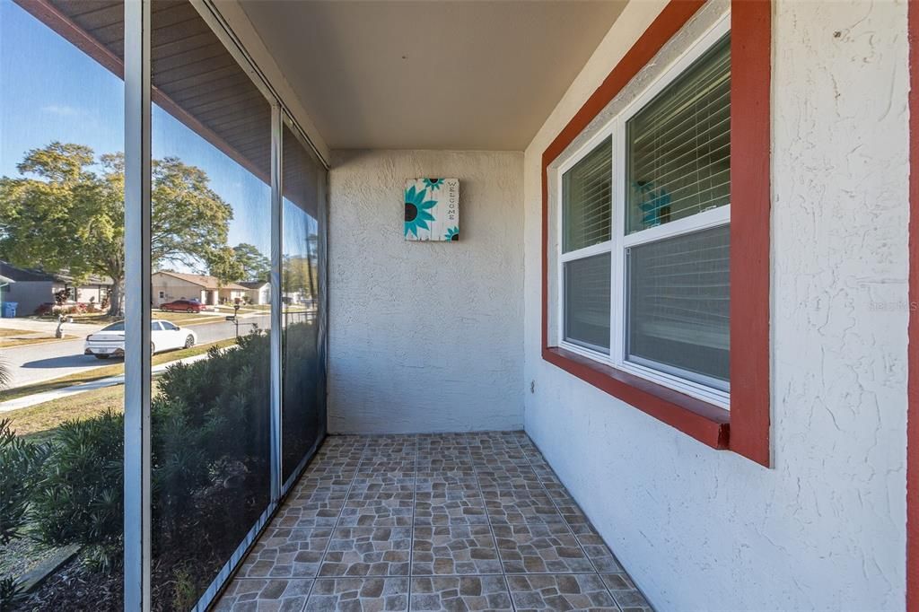 待售: $225,000 (2 贝兹, 1 浴室, 975 平方英尺)