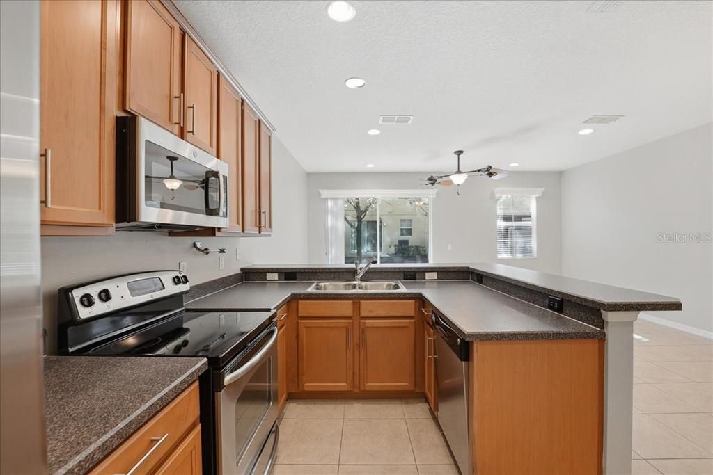 В аренду: $2,195 (3 спален, 2 ванн, 1502 Квадратных фут)