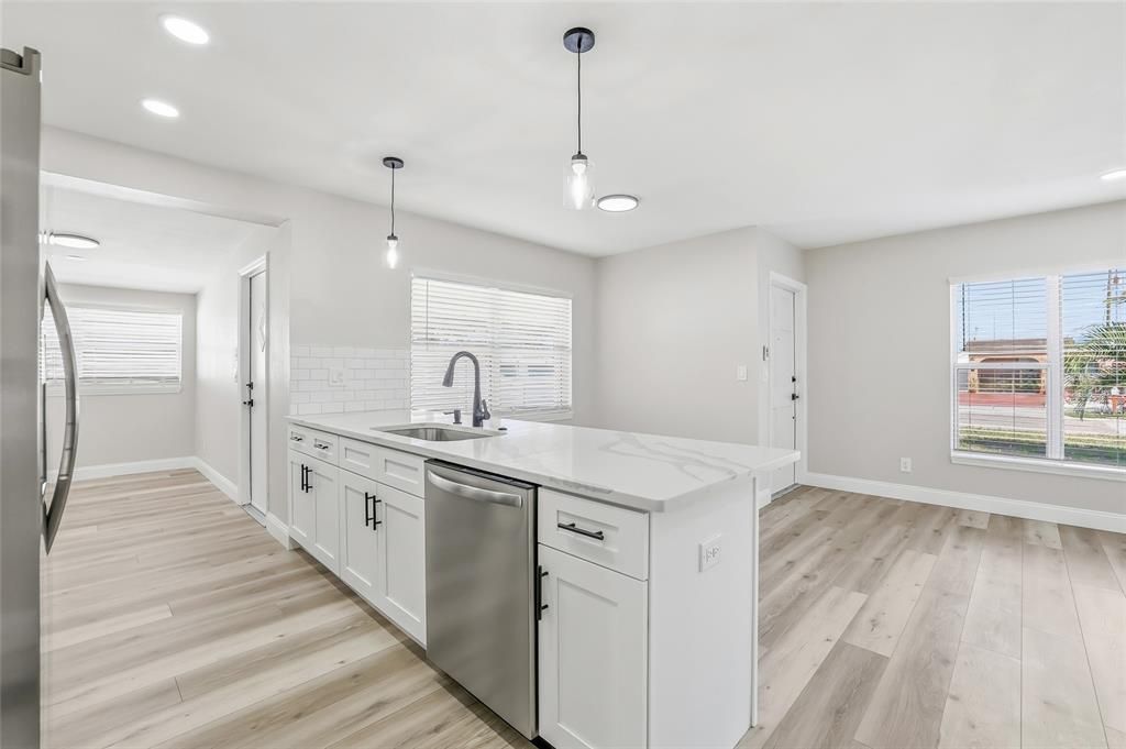 En Venta: $399,900 (3 camas, 2 baños, 1334 Pies cuadrados)