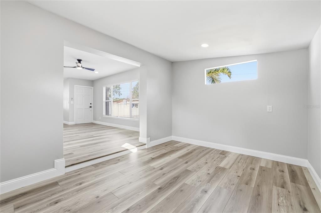 En Venta: $399,900 (3 camas, 2 baños, 1334 Pies cuadrados)