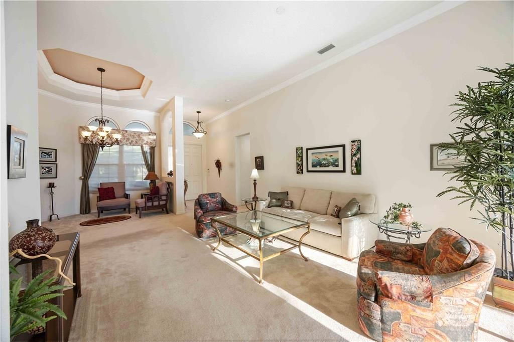 En Venta: $489,999 (3 camas, 2 baños, 2206 Pies cuadrados)