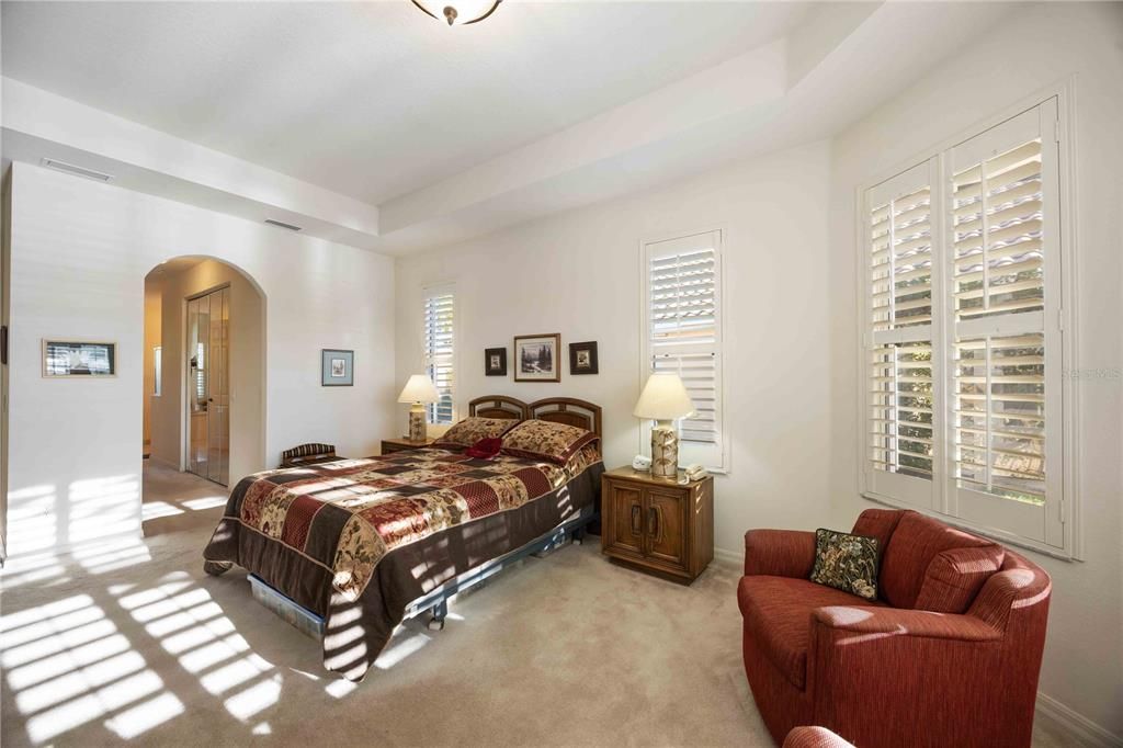 En Venta: $489,999 (3 camas, 2 baños, 2206 Pies cuadrados)