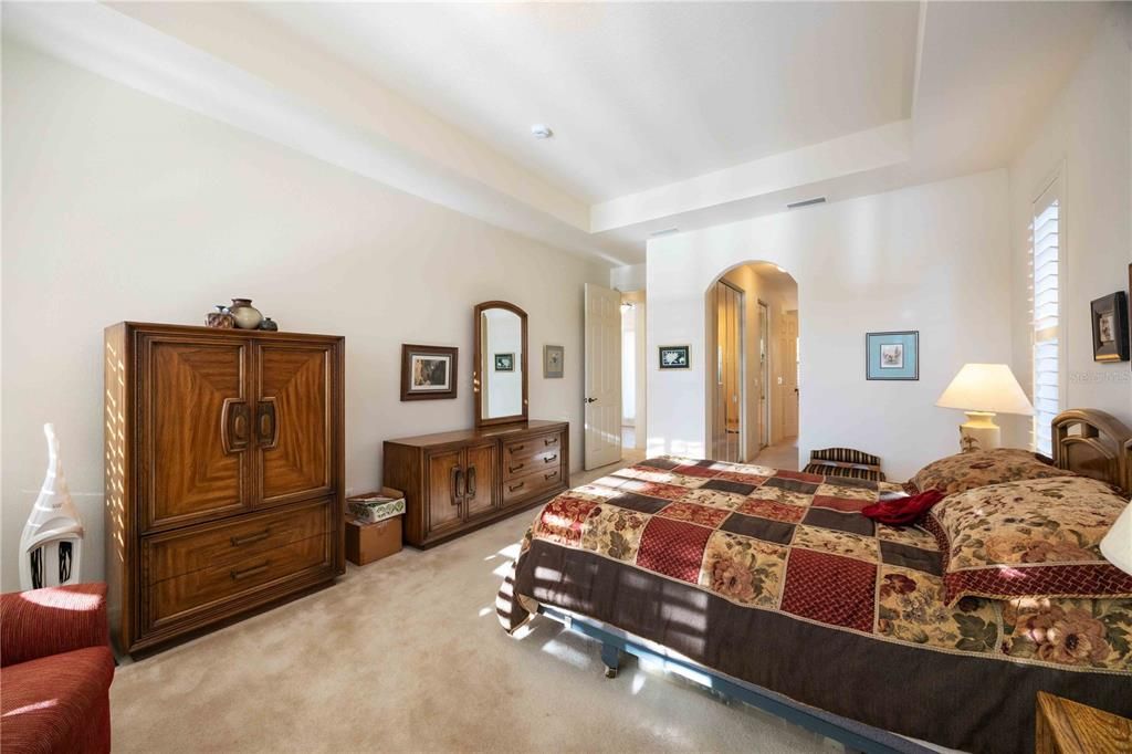 En Venta: $489,999 (3 camas, 2 baños, 2206 Pies cuadrados)