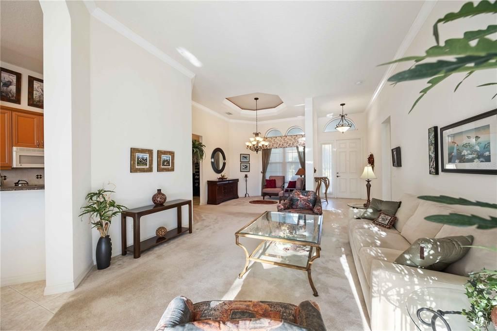 En Venta: $489,999 (3 camas, 2 baños, 2206 Pies cuadrados)