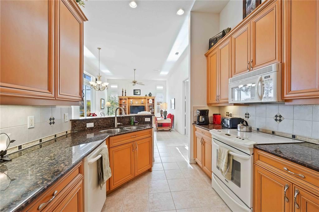 En Venta: $489,999 (3 camas, 2 baños, 2206 Pies cuadrados)