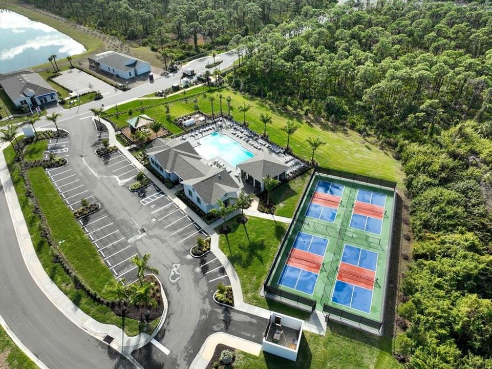 出租: $4,800 (3 贝兹, 3 浴室, 2813 平方英尺)