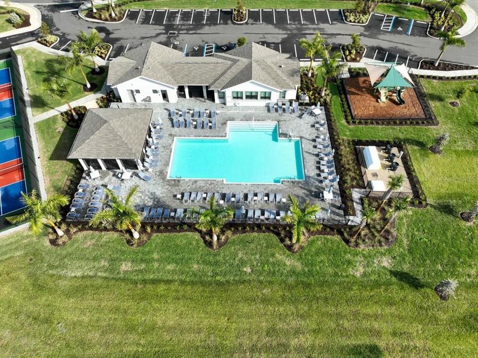 出租: $4,800 (3 贝兹, 3 浴室, 2813 平方英尺)