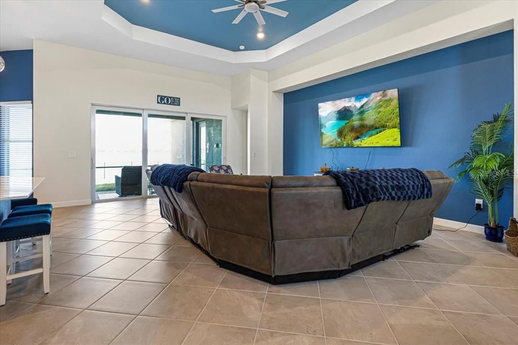 出租: $4,800 (3 贝兹, 3 浴室, 2813 平方英尺)