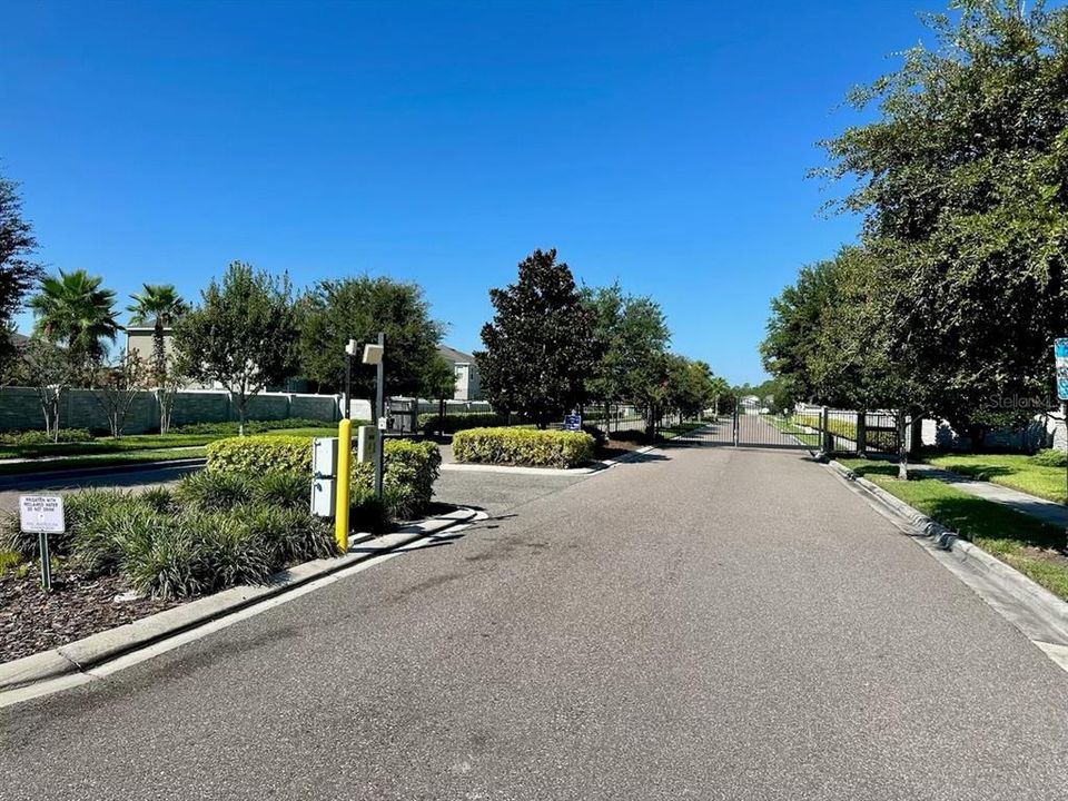 For Rent: $3,200 (4 beds, 2 baths, 2161 Square Feet)