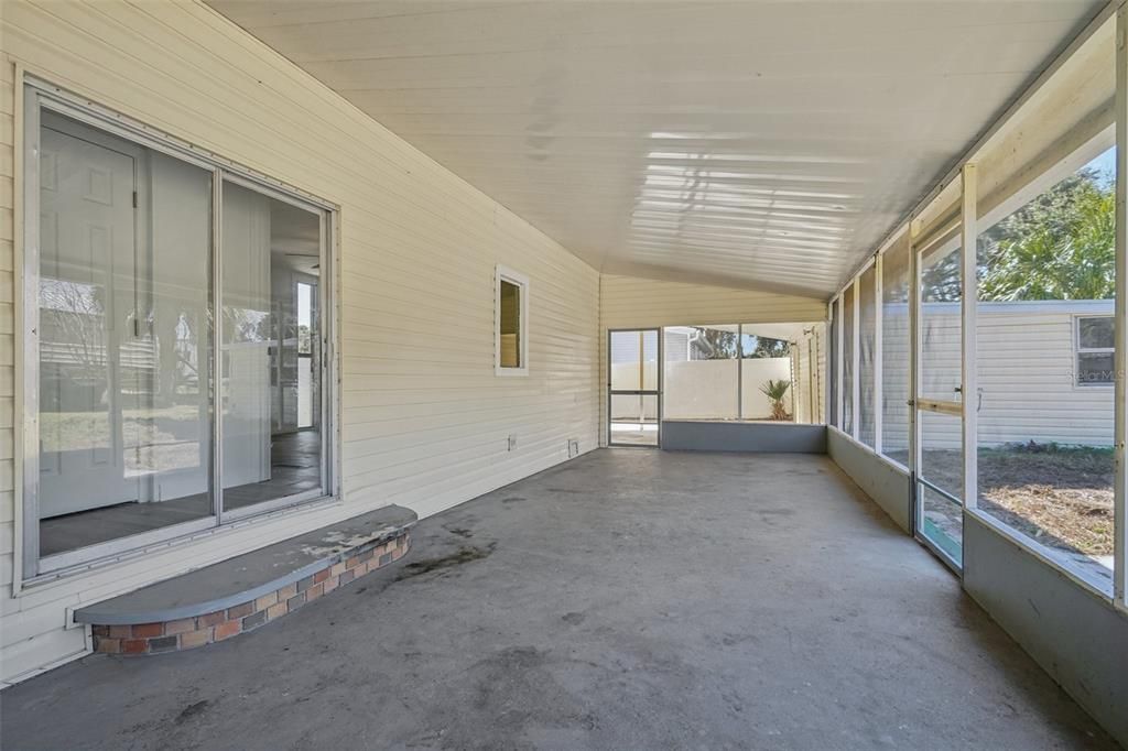 На продажу: $139,900 (2 спален, 2 ванн, 1068 Квадратных фут)