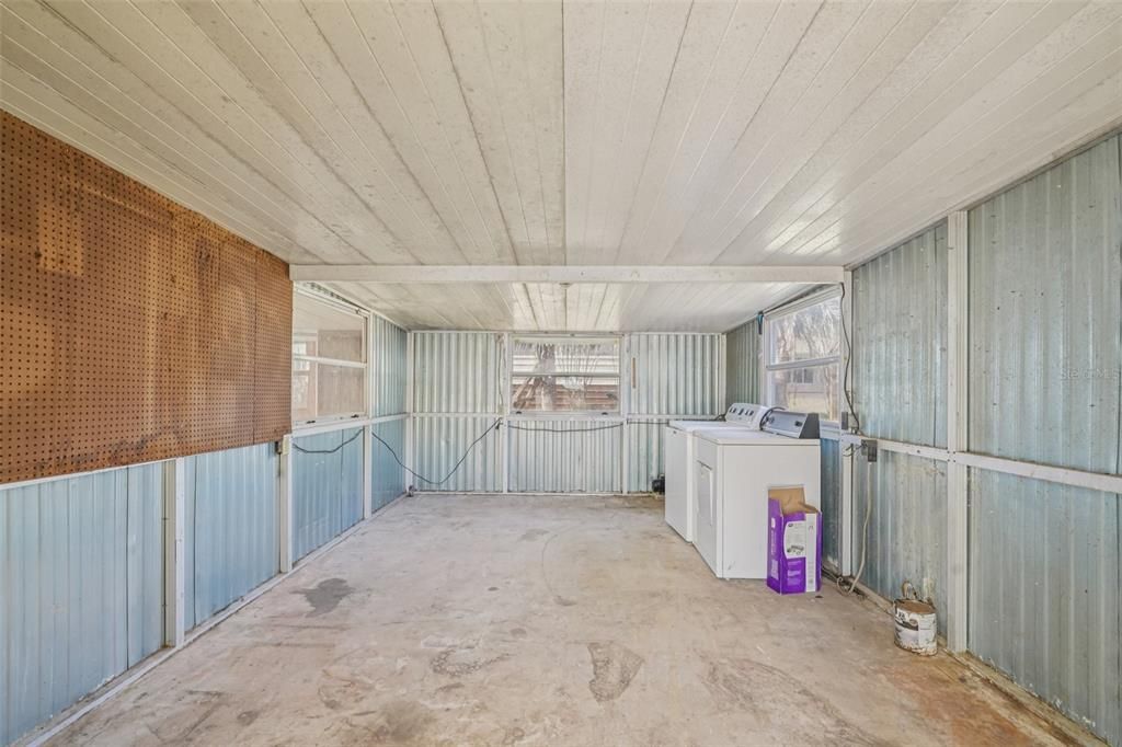 На продажу: $139,900 (2 спален, 2 ванн, 1068 Квадратных фут)