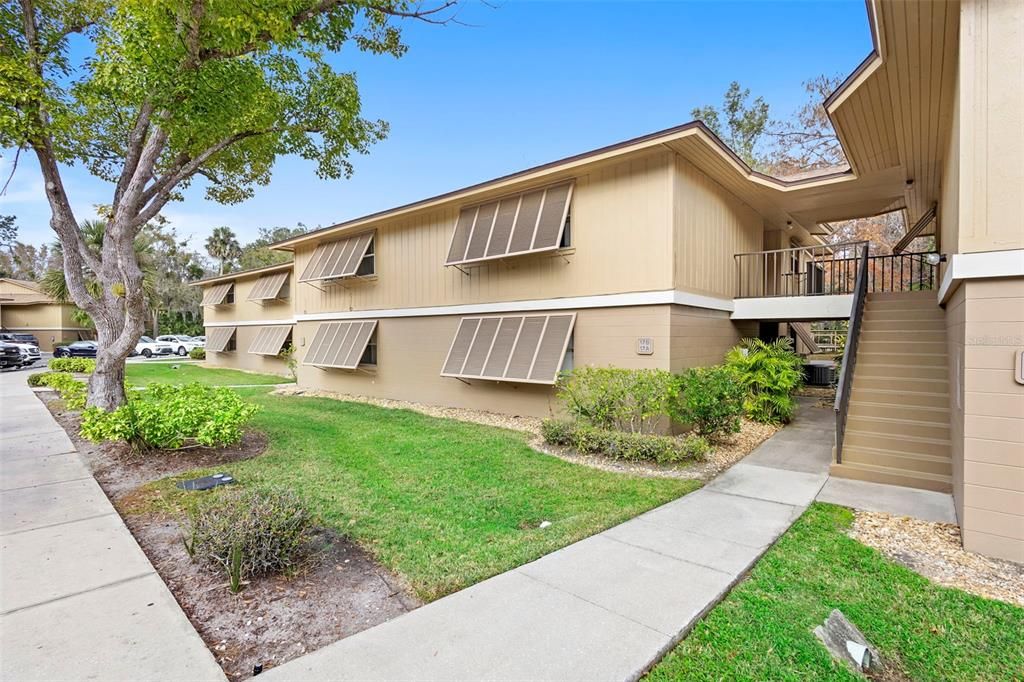 На продажу: $165,900 (2 спален, 2 ванн, 897 Квадратных фут)