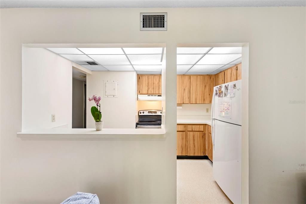 На продажу: $165,900 (2 спален, 2 ванн, 897 Квадратных фут)