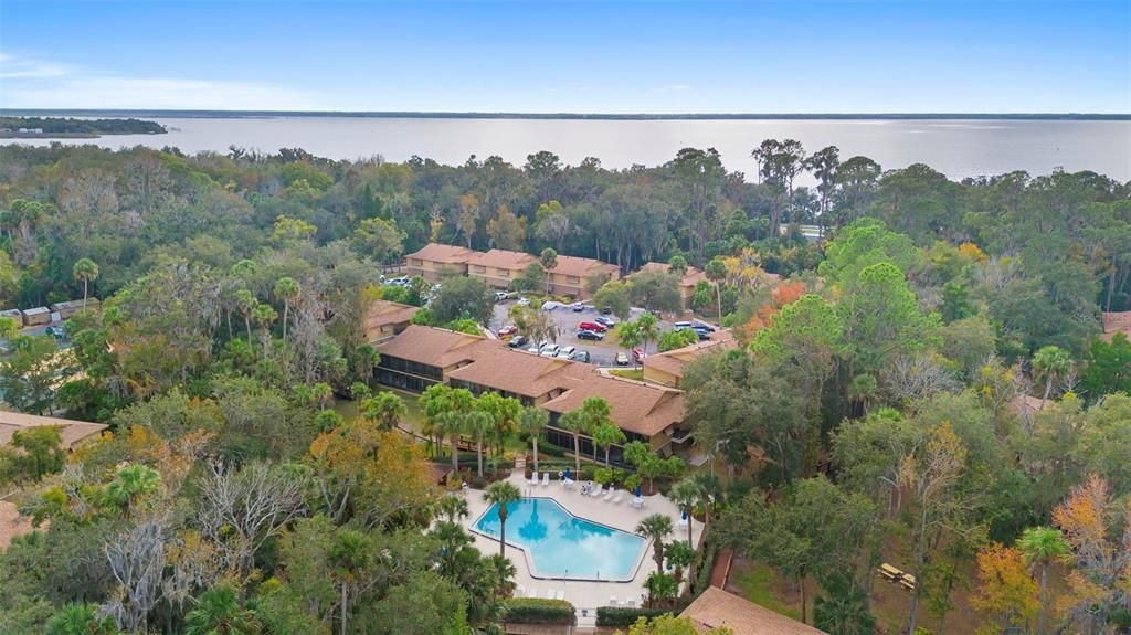 На продажу: $165,900 (2 спален, 2 ванн, 897 Квадратных фут)