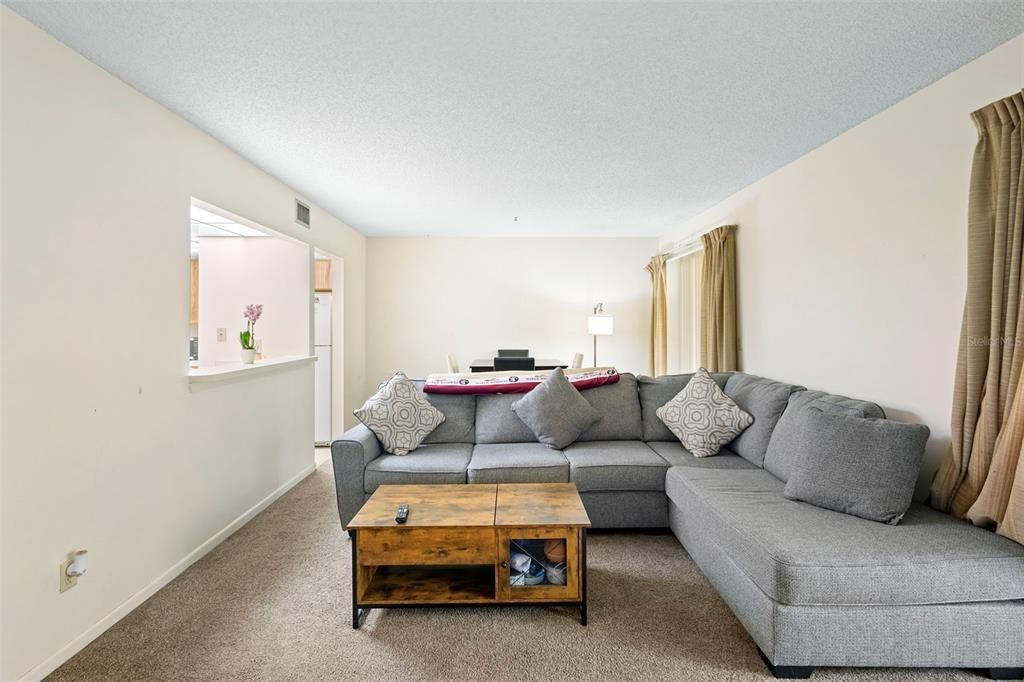 На продажу: $165,900 (2 спален, 2 ванн, 897 Квадратных фут)