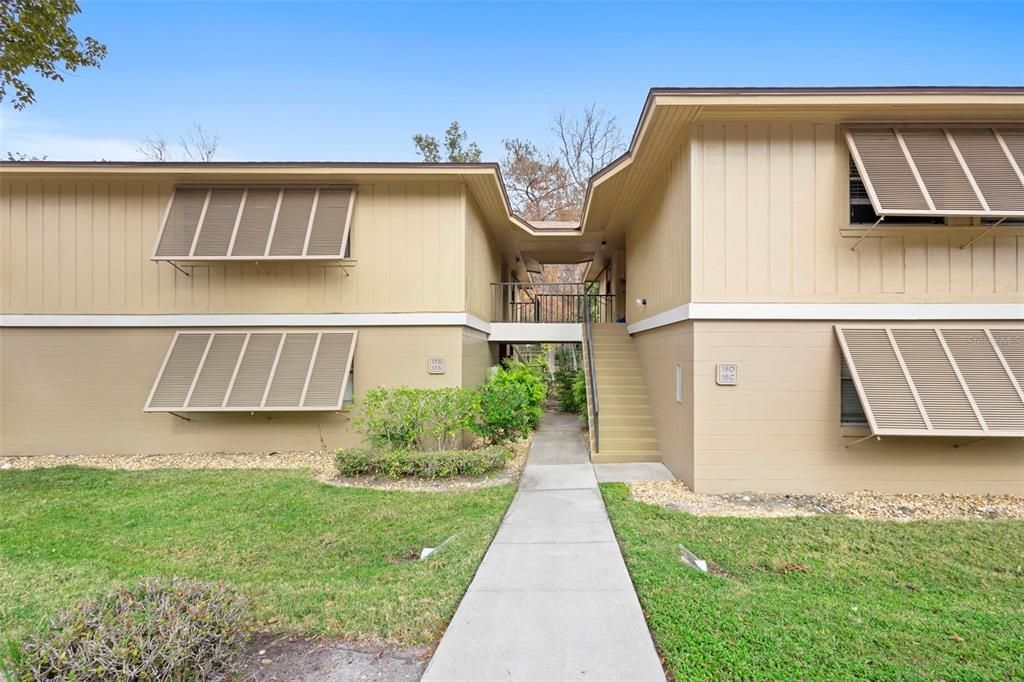 На продажу: $165,900 (2 спален, 2 ванн, 897 Квадратных фут)