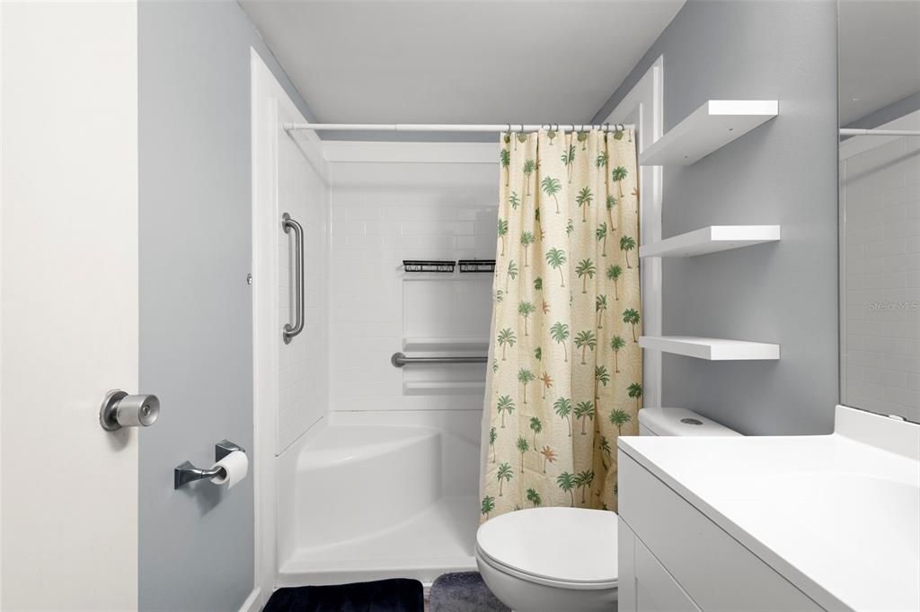 На продажу: $165,900 (2 спален, 2 ванн, 897 Квадратных фут)